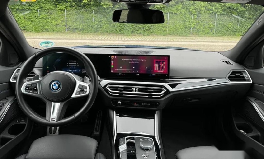 Touring：新的旧产品 海外评测m6米乐注册德国试驾宝马330e(图26)